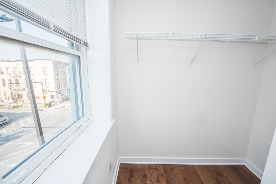 More Photos Of 803-807 Washington Blvd, Baltimore Storefront Retail Residential For Lease