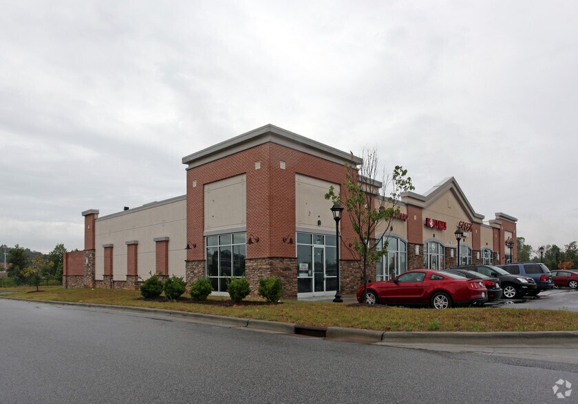 More Photos Of 121 W Elmsley Dr, Greensboro Unknown For Lease