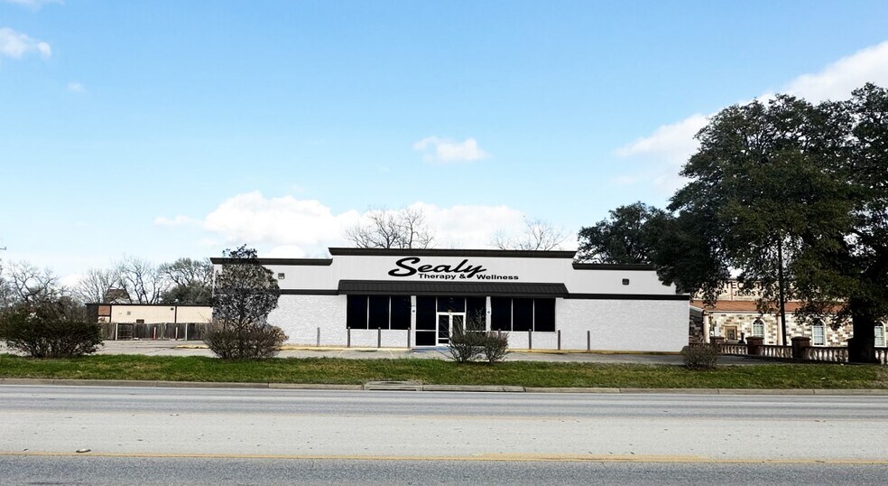 Primary Photo Of 602 Meyer St, Sealy Freestanding For Lease