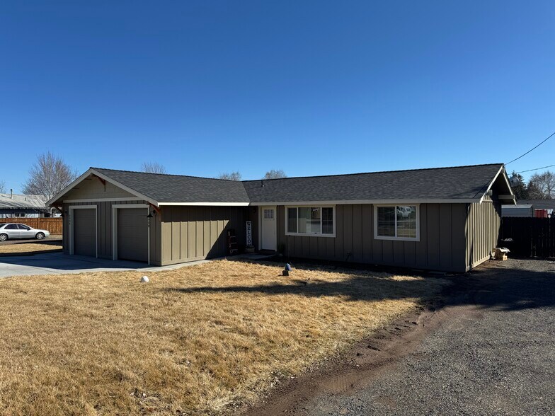 More Photos Of 2908 NW Canal Blvd, Redmond Specialty For Sale
