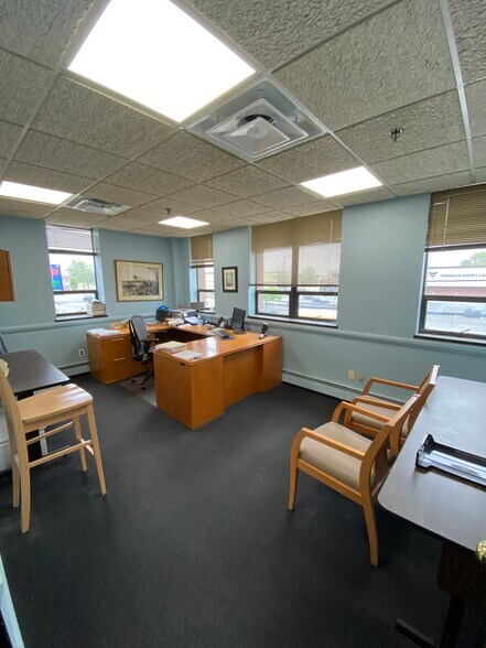 More Photos Of 22 Jericho Tpke, Mineola Medical For Lease