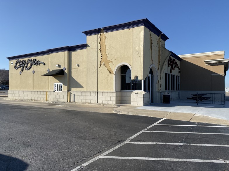 More Photos Of 7705-7709 S Walker Ave, Oklahoma City Storefront For Lease
