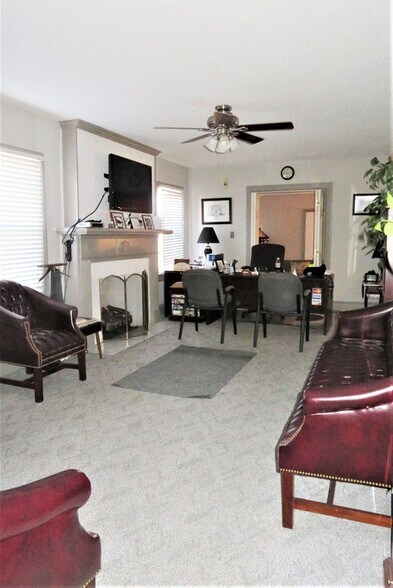 More Photos Of 709 Julian R Allsbrook Hwy, Roanoke Rapids Office For Sale