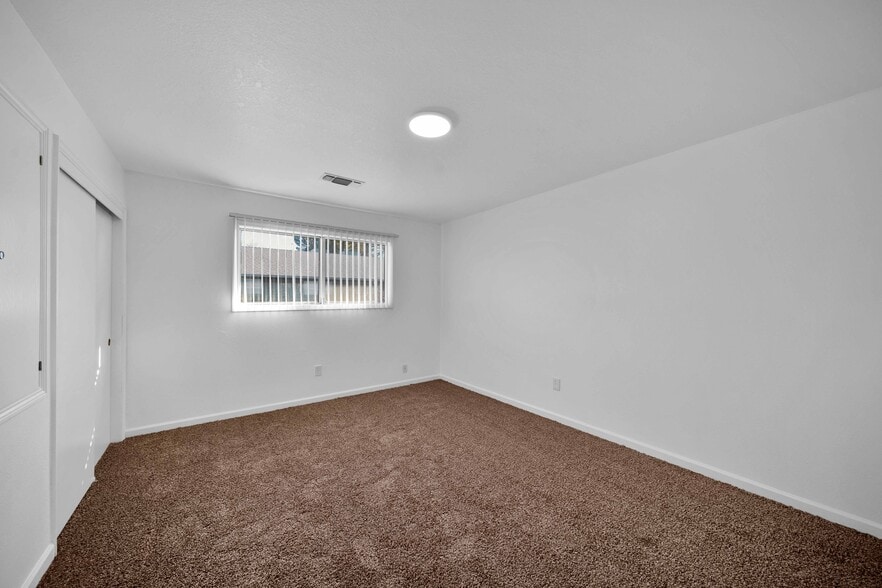 More Photos Of 1091 Del Sol Pl, Redding Apartments For Sale