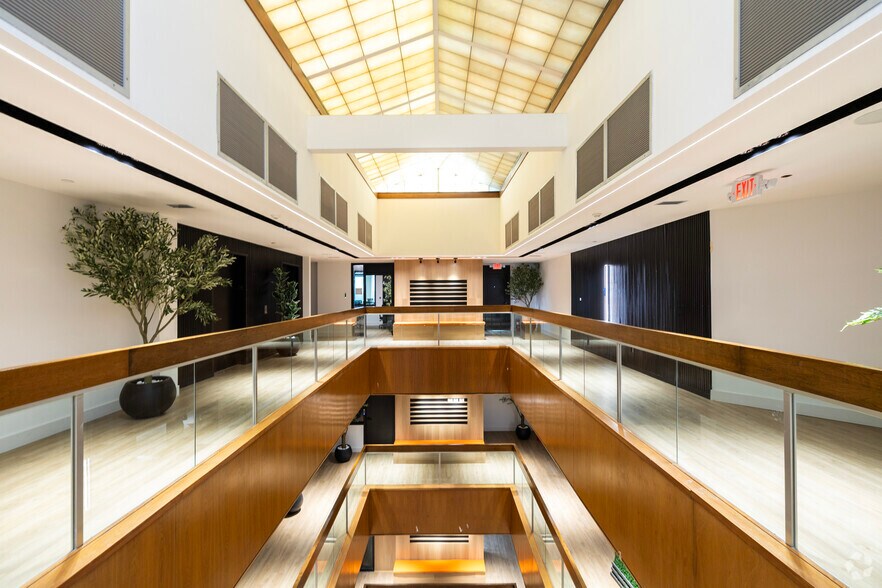 More Photos Of 6698 68th Ave N, Pinellas Park Coworking Space