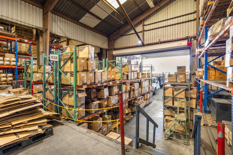 More Photos Of 1260-1280 E 9th St, Pomona Manufacturing For Sale