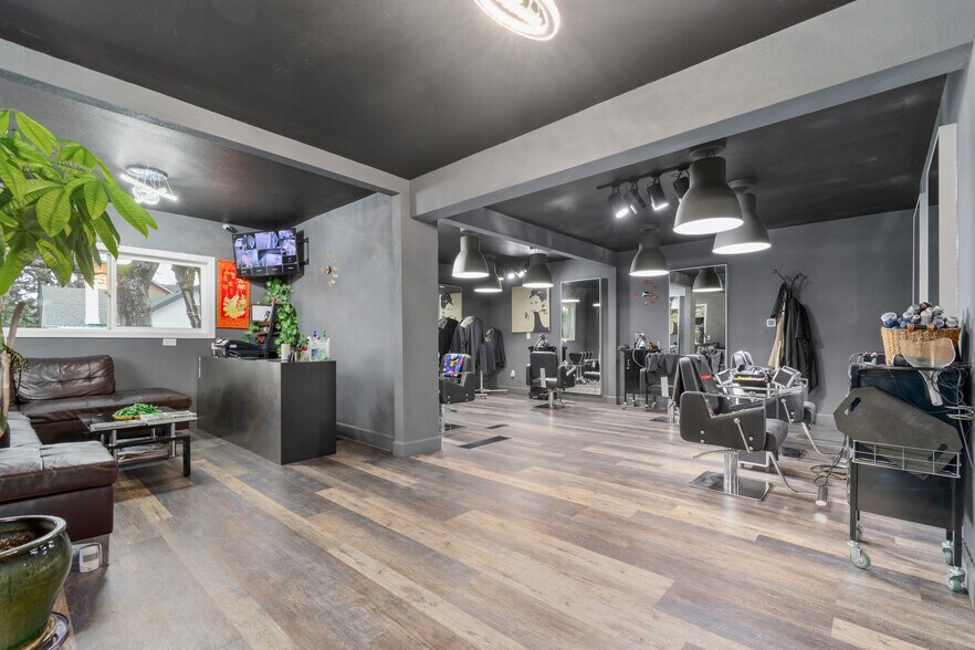 More Photos Of 509 E 13th Ave, Eugene General Retail For Sale