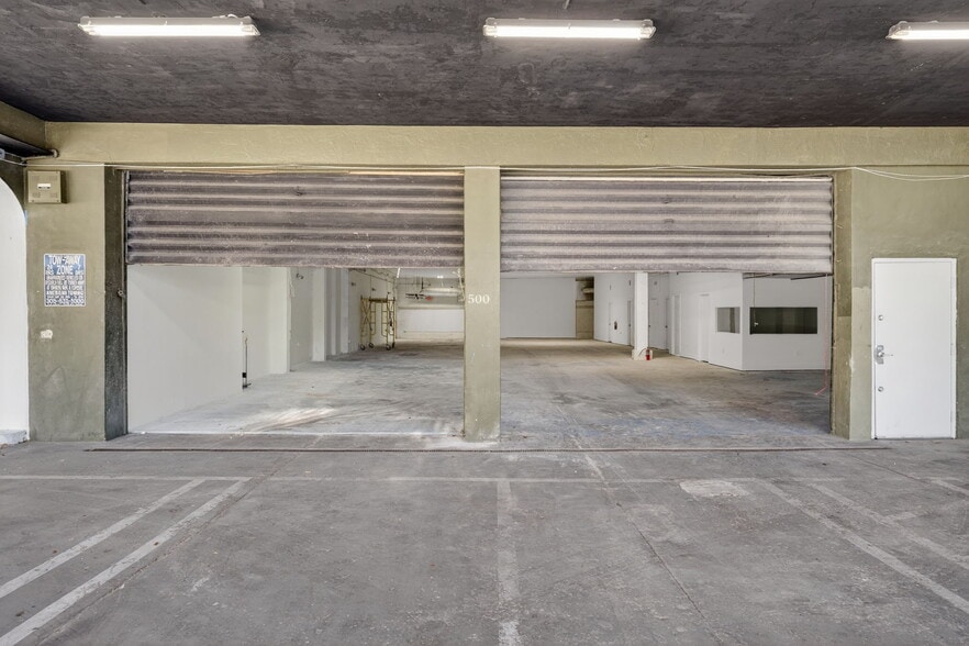 More Photos Of 500 W Flagler St, Miami Manufacturing For Lease
