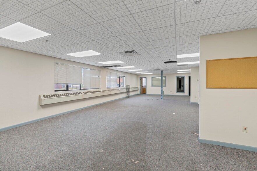 More Photos Of 777-785 Main St, Lewiston Warehouse For Lease