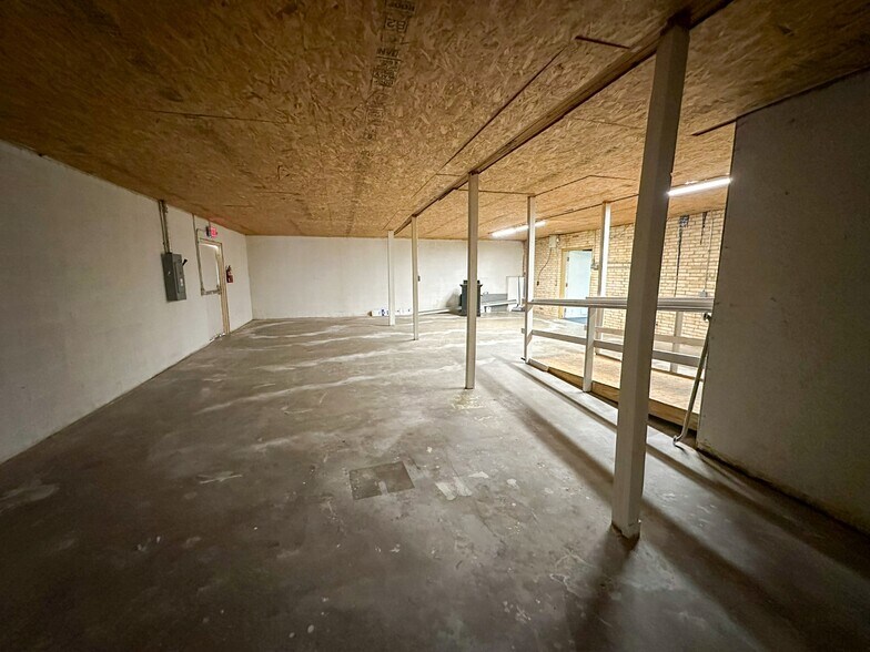 More Photos Of 310 E Denman Ave, Lufkin Storefront Retail Office For Sale