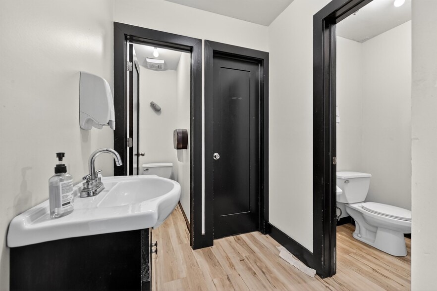 More Photos Of 297 Margaret King Ave, Ringwood Warehouse For Sale