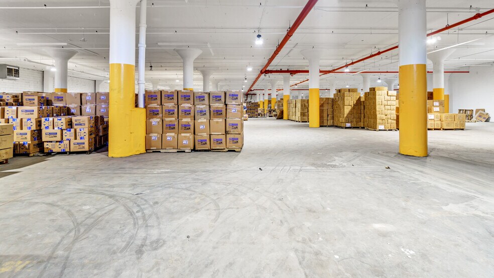 More Photos Of 58-30 Grand Ave, Maspeth Warehouse For Lease