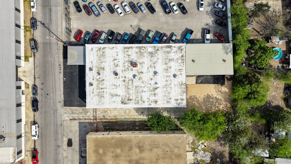 More Photos Of 130 E Zavalla, San Antonio Warehouse For Lease