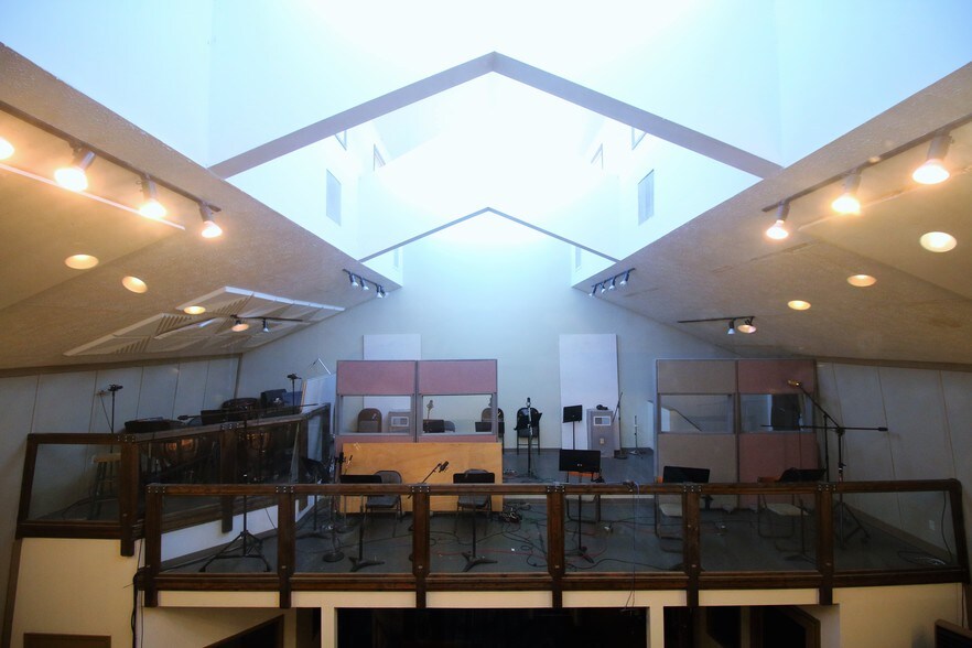 More Photos Of 4700 Northwest Plaza West Dr, Zionsville Loft Creative Space For Sale