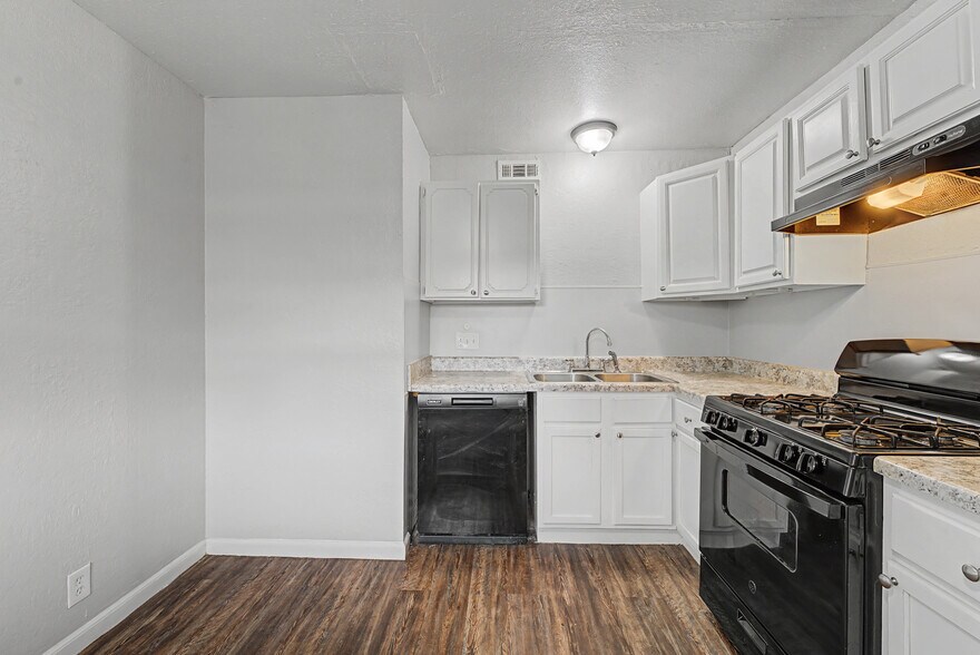 More Photos Of 6330 E 7th St, Tulsa Apartments For Sale