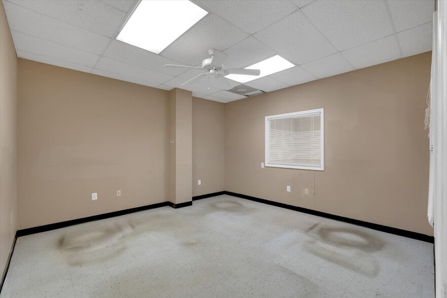 More Photos Of 3361 Highway 29 N, Belton Warehouse For Sale