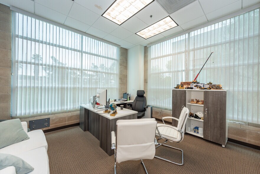 More Photos Of 8925 Research Dr, Irvine Office For Lease