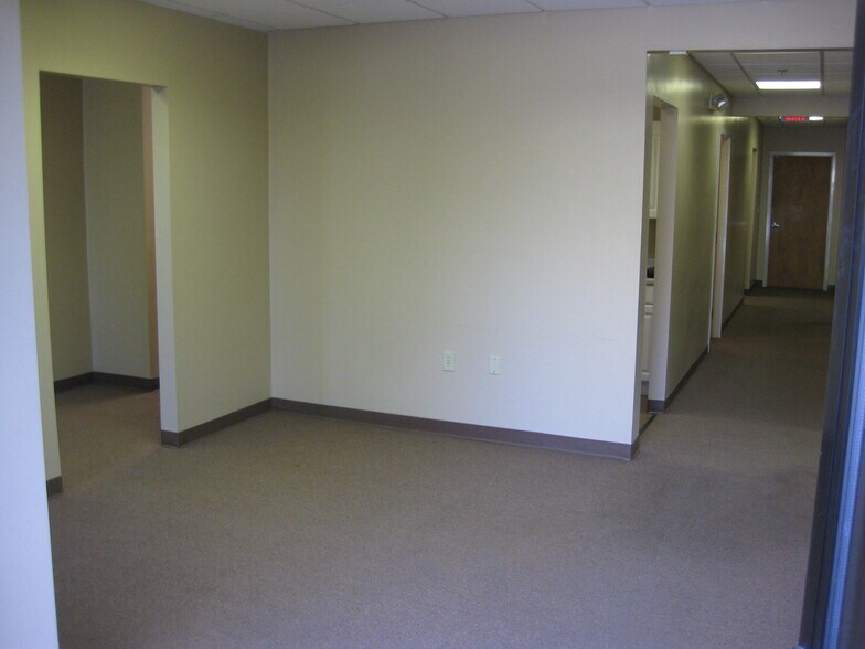 More Photos Of 552 West Atlanta St SE, Marietta Warehouse For Lease
