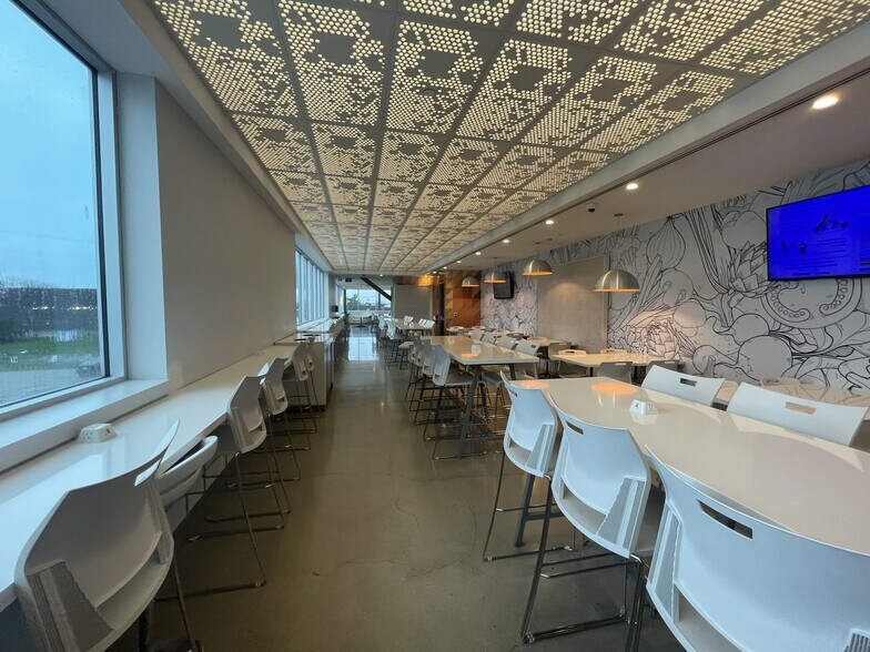 More Photos Of 27 Fasken Dr, Toronto Office For Sale
