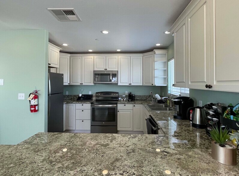 More Photos Of 6201 Bradshaw Rd, Sacramento Industrial For Sale