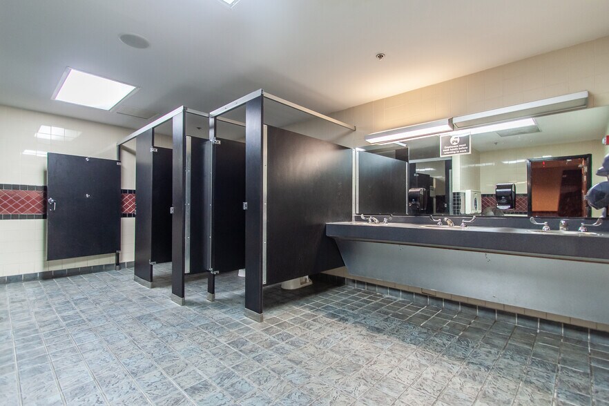 More Photos Of 2111 E University Dr, Auburn General Retail For Sale