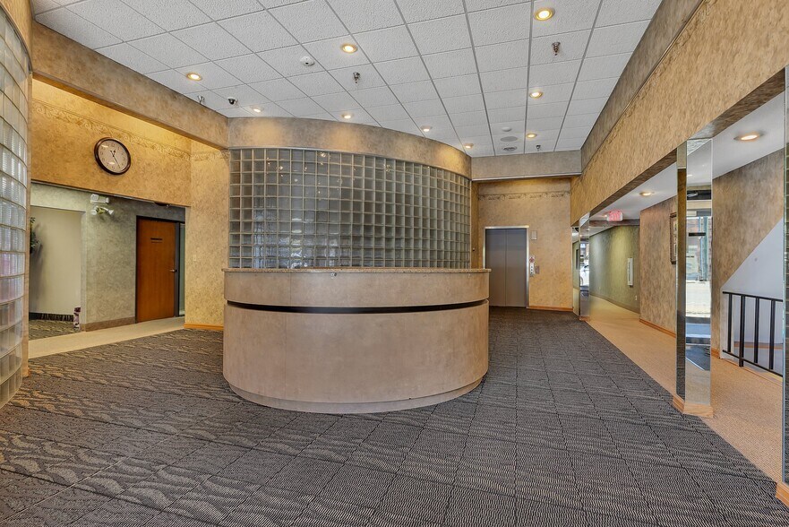 More Photos Of 14 7th Ave N, Saint Cloud Office For Sale