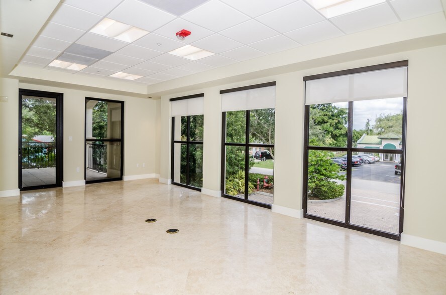 More Photos Of 862-868 102nd Ave N, Naples Office For Sale