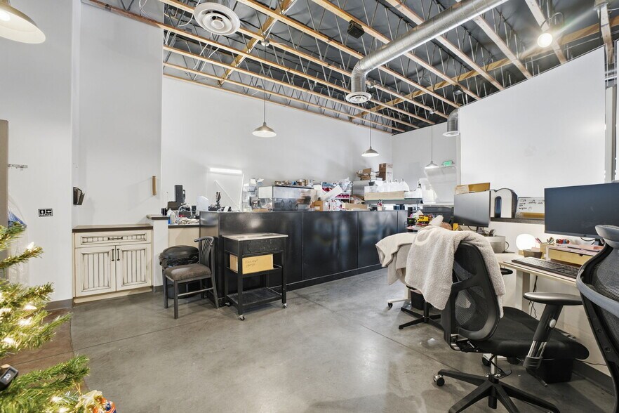 More Photos Of 1215 Aaron Dr, Richland General Retail For Lease