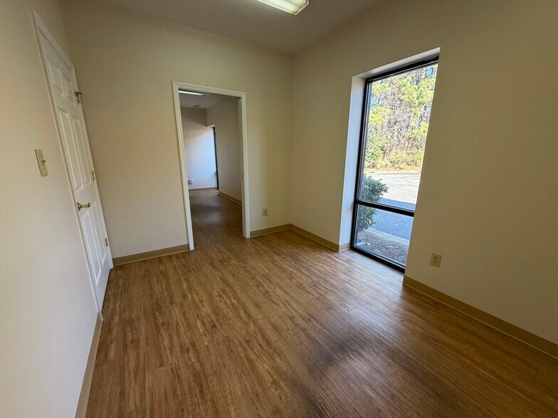 More Photos Of 137-145 Technical ct, Garner Flex For Sale