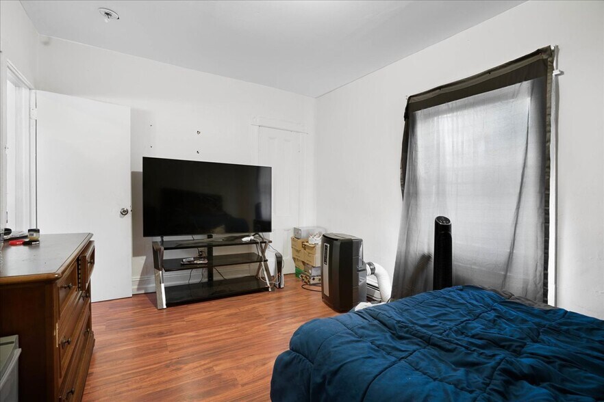 More Photos Of 1101 River Rd, New Windsor Township General Retail For Sale