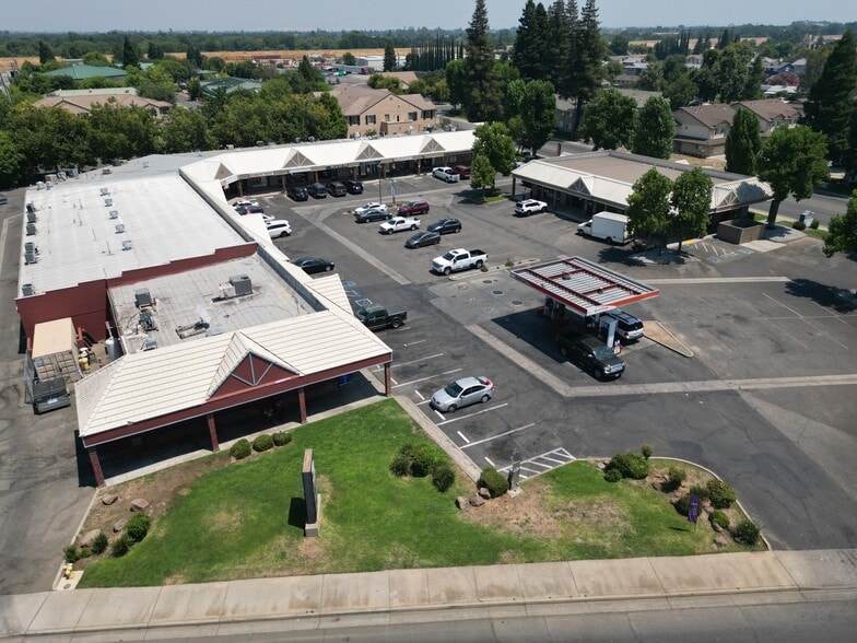 More Photos Of 1747 Live Oak Blvd, Yuba City General Retail For Sale