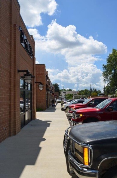 More Photos Of 301-313 S Hamilton Rd, Gahanna Unknown For Lease