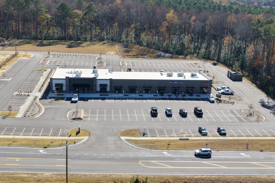 More Photos Of 5533 Corporation Drive, Hope Mills General Retail For Lease