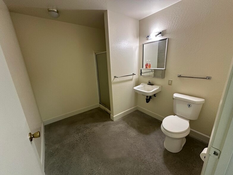 More Photos Of 80 Barham Ave, Santa Rosa Warehouse For Sale