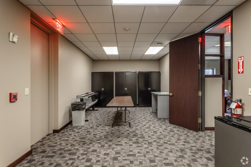 More Photos Of 11821 Telge Rd, Cypress Office For Sale