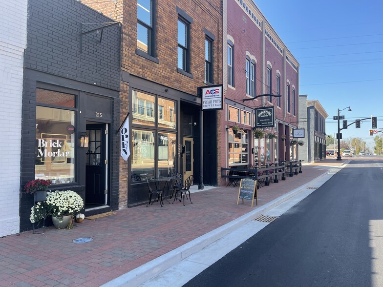 More Photos Of 215 W Main St, Greenwood Storefront For Lease