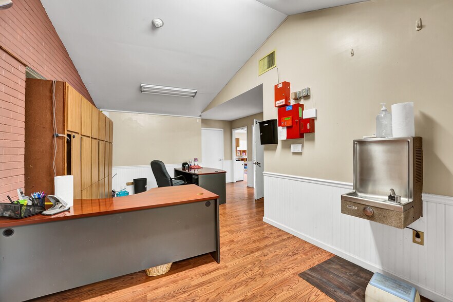 More Photos Of 7828 S Northshore Dr, Knoxville Schools For Sale