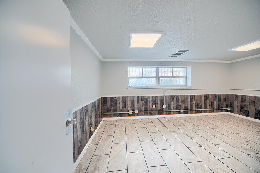 More Photos Of 33 E Magnolia St, Stockton Office For Lease