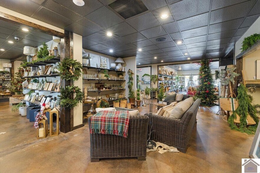 More Photos Of 2200 Broadway, Paducah General Retail For Sale