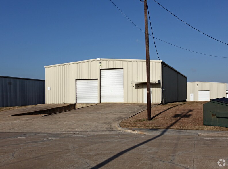 More Photos Of 11965 S Profit Row, Forney Warehouse For Lease