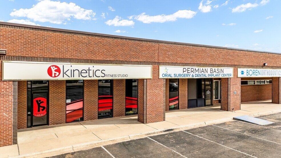 More Photos Of 4610 N Garfield St, Midland Unknown For Lease