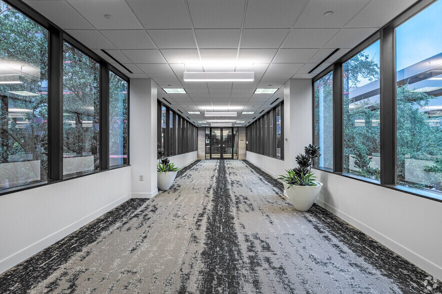 More Photos Of 12770 Coit Rd, Dallas Office For Lease