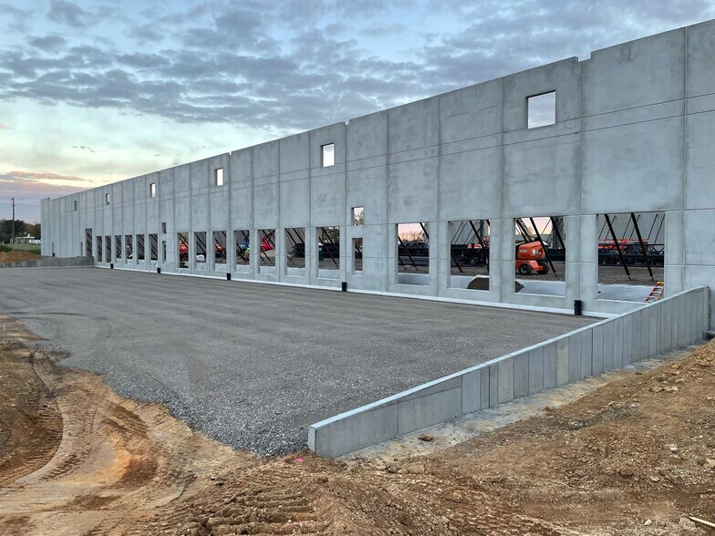 More Photos Of 555 Flint Hill Rd, King Of Prussia Distribution For Lease