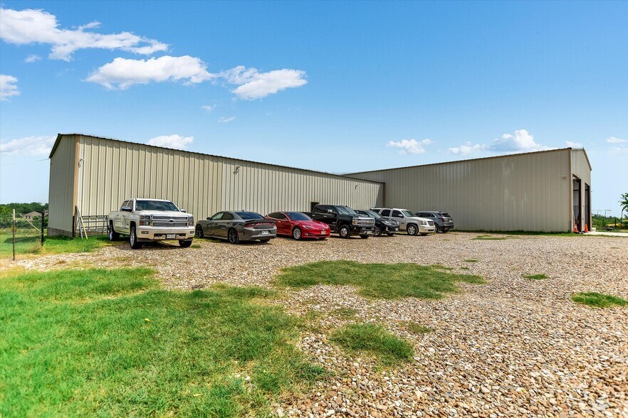More Photos Of 204 FM 696, Elgin Light Manufacturing For Sale