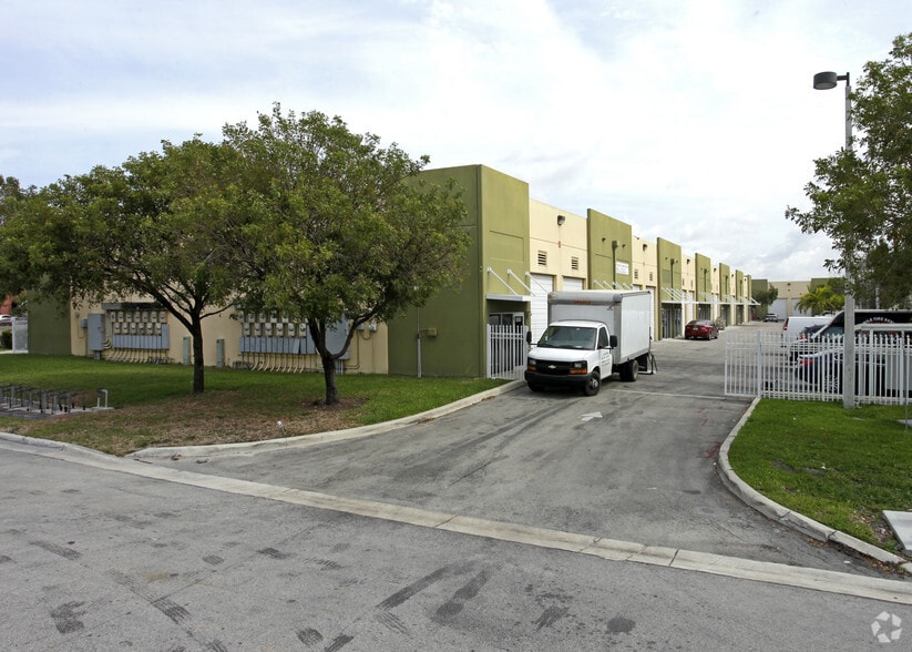 More Photos Of 10601-10677 NW 122nd St, Medley Warehouse For Lease