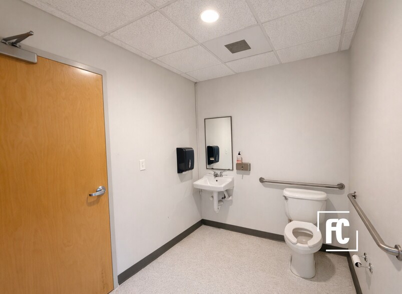 More Photos Of 835 SE Osceola St, Stuart Office Residential For Sale