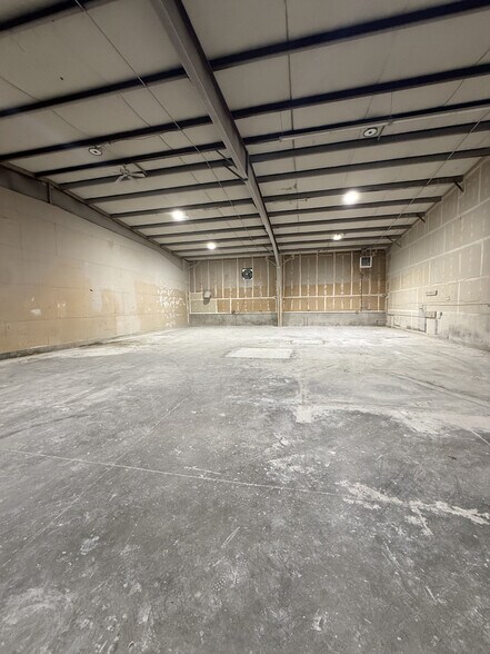 More Photos Of 5625 48th Dr NE, Marysville Manufacturing For Sale