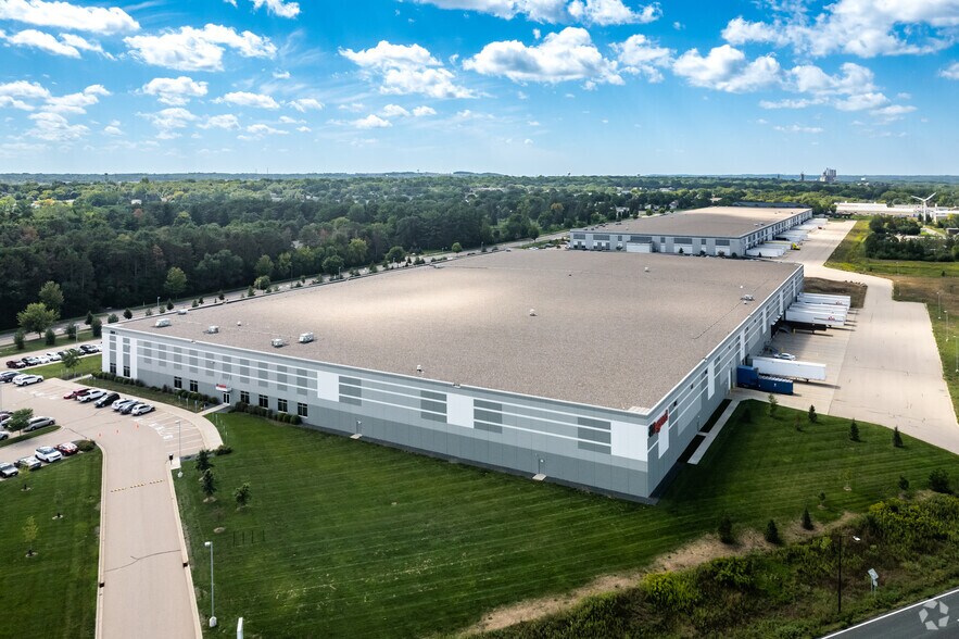 More Photos Of 2301 4th Ave E, Shakopee Manufacturing For Lease