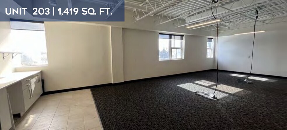 More Photos Of 22 Water St S, Kitchener Office For Lease