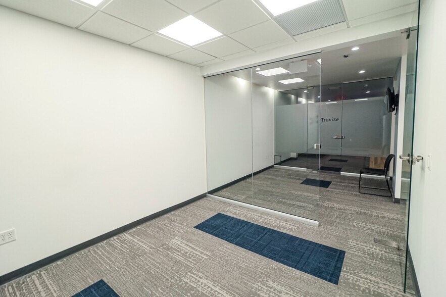 More Photos Of 11323 Rojas Dr, El Paso Warehouse For Lease